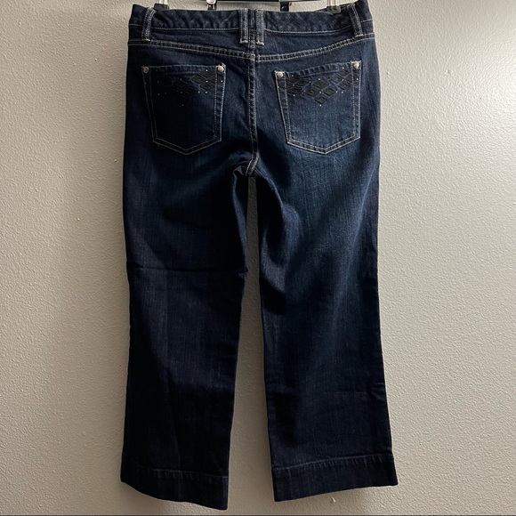 White House Black Market- dk blue capris w/embellishments on back pockets - Picture 2 of 3